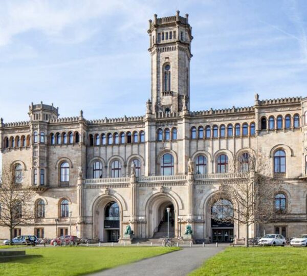 Hannover Gottfried Wilhelm Leibniz Üniversitesi