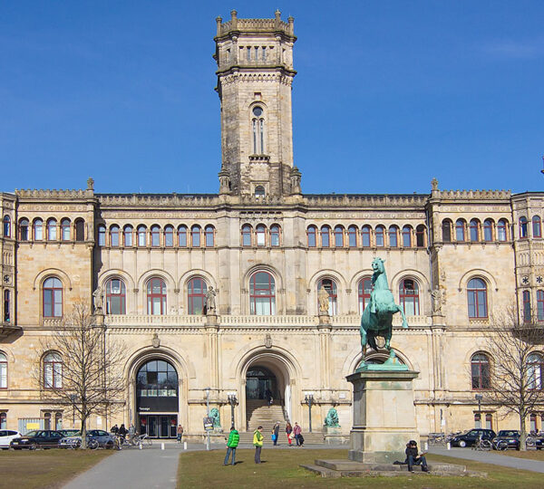 Hannover Gottfried Wilhelm Leibniz Üniversitesi