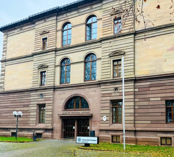 Stuttgart Üniversitesi