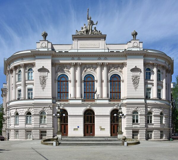 Varşova Teknoloji Üniversitesi – WUT