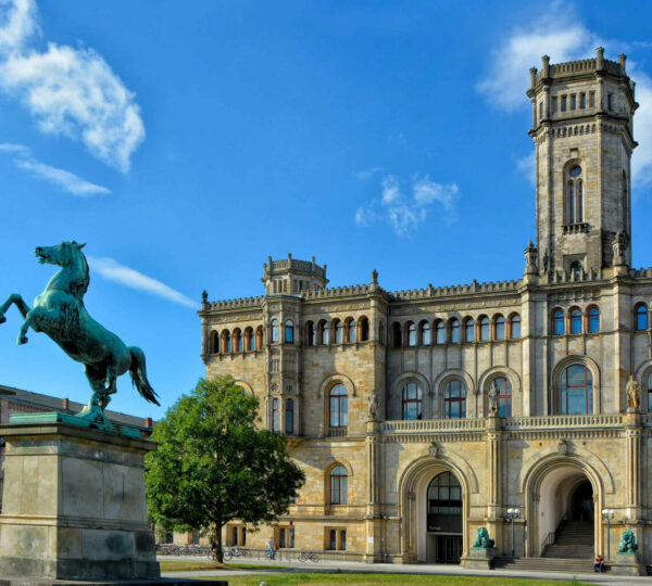 Hannover Gottfried Wilhelm Leibniz Üniversitesi