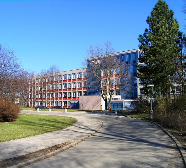 Çek Yaşam Bilimleri Üniversitesi