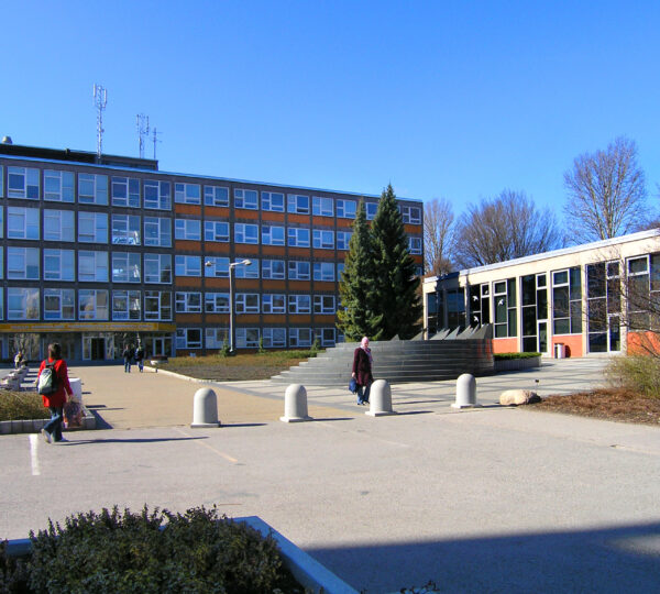 Çek Yaşam Bilimleri Üniversitesi