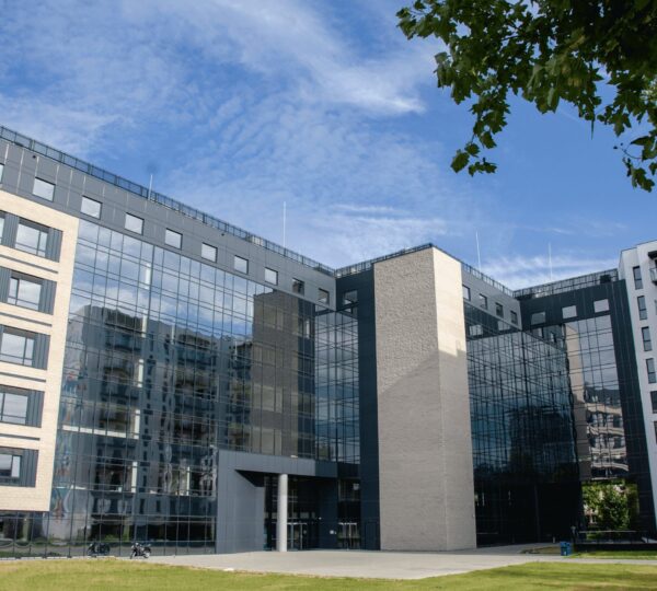 Varşova Ekonomi ve İnsan Bilimleri Üniversitesi