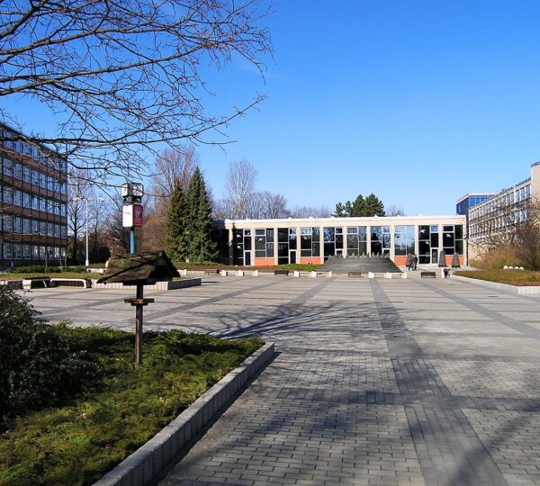 Çek Yaşam Bilimleri Üniversitesi