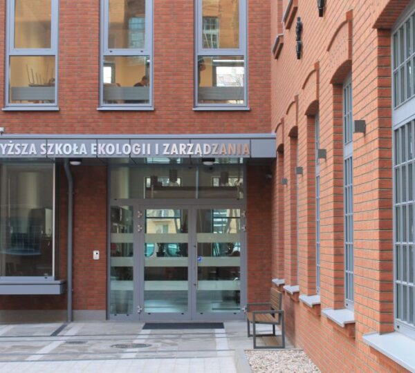 Varşova Ekoloji ve Yönetim Üniversitesi - WSEiZ