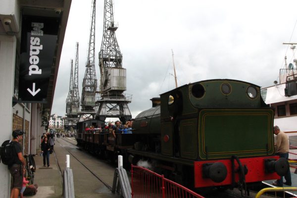 Bristol_Prince's_Wharf_-_Henbury_and_cranes