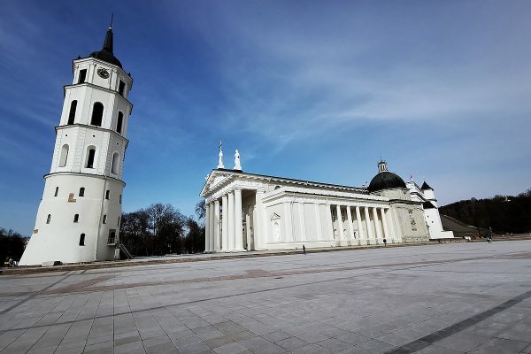 Katedral Meydanı ve Vilnius Katedrali