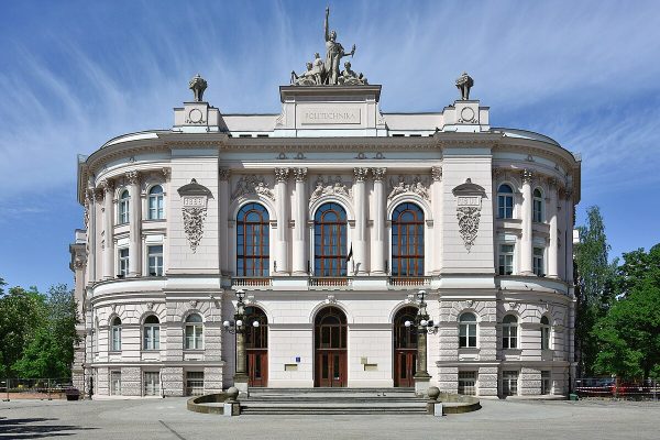 varşova politeknik üniversitesi
